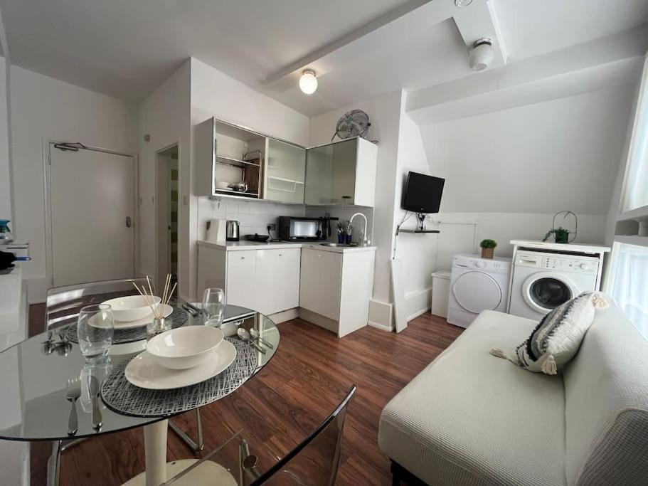 Modern Cosy Studio In Barbican - Green - F2 Apartment London Exterior photo